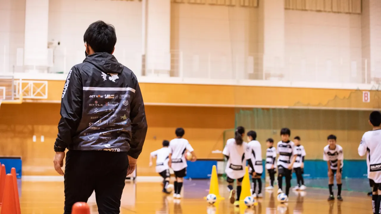 チームの練習だけでは限界？ベンチだった息子が「プロの視点」で自信を取り戻すまで