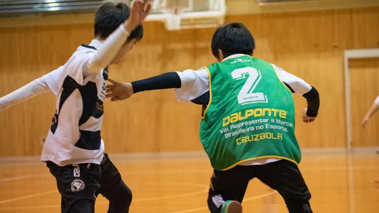 チームの練習だけでは限界？ベンチだった息子が「プロの視点」で自信を取り戻すまで